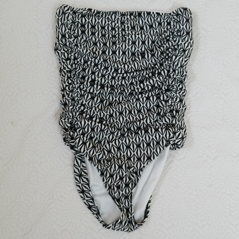 Shoshanna One Piece Black/ White Geometric patter - Picture 2 of 8
